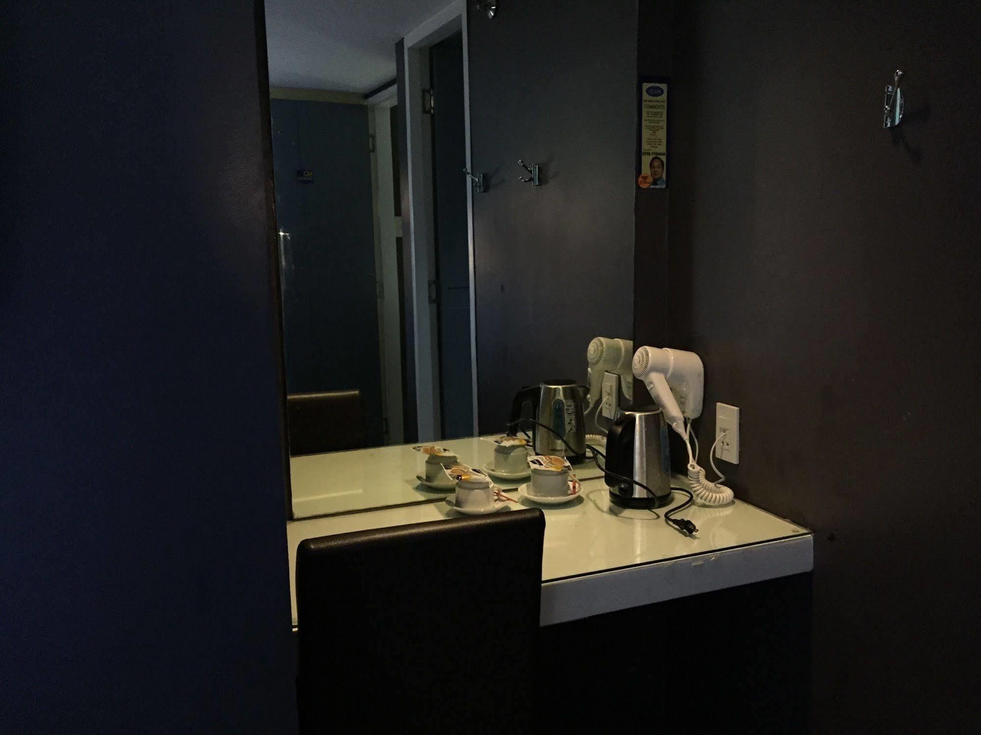 Hôtel Icon à Manille Extérieur photo